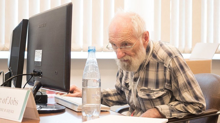 76-летний программист из Петербурга вышел в финал Всероссийского конкурса разработчиков
