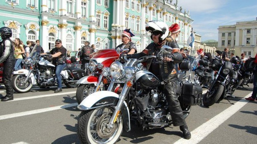 Сотни байкеров парадом проедут по петербургским улицам