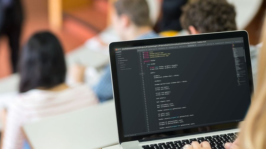 Программист в Центре авторизованного обучения IT-технологиям в ИТМО 