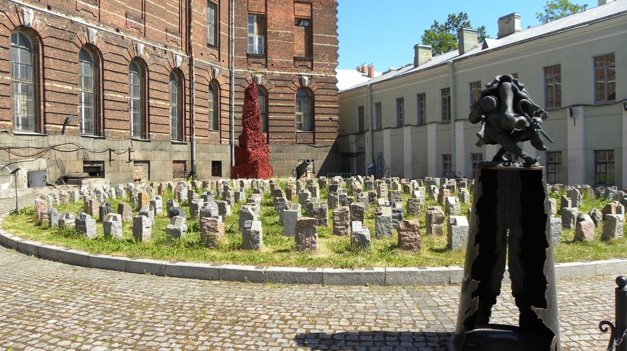 Дворик филологического факультета СПбГУ