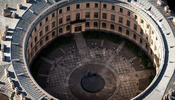 13 необыкновенных дворов Петербурга