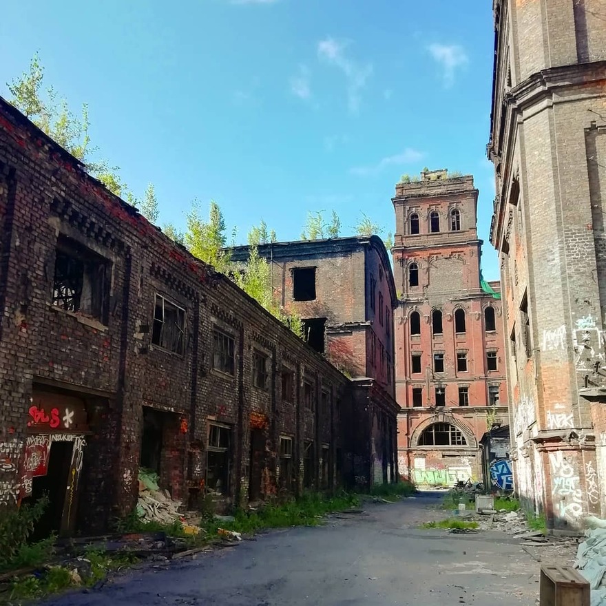 Красный треугольник как попасть внутрь