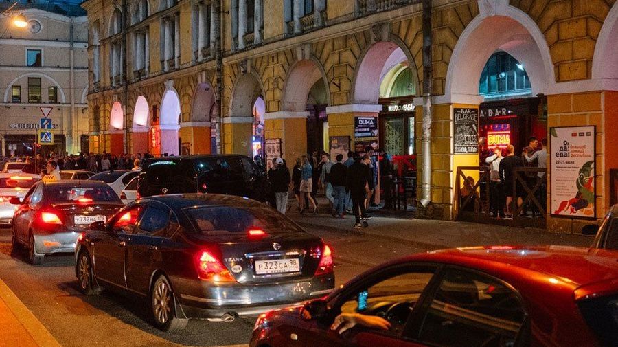 Думская улица стала пешеходной по выходным и праздникам