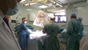 В Петербурге спасли девушку после падения с высоты пятого этажа