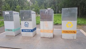 Жесть на Васильевском уберут: заколоченные контейнеры для раздельного сбора мусора отремонтируют