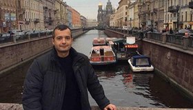 В Подмосковье командир смог посадить пассажирский самолёт с неработающими двигателями в поле. Ему удалось избежать жертв