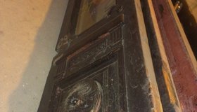 Активисты спасли исторические двери, которые исчезли с двух домов на Петроградской стороне