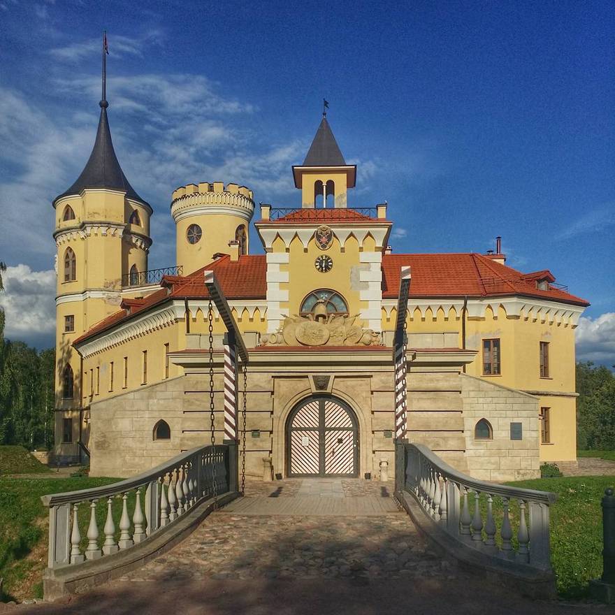 Самые интересные башни Петербурга и окрестностей