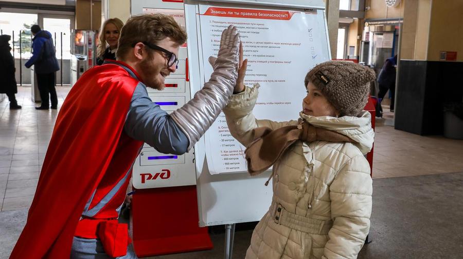 Супергерой Железный Макс встретится с юными гостями Музея железных дорог России и расскажет про правила безопасности