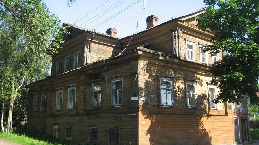 В Новой Ладоге сгорел один из старейших деревянных домов города