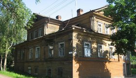 В Новой Ладоге сгорел один из старейших деревянных домов города