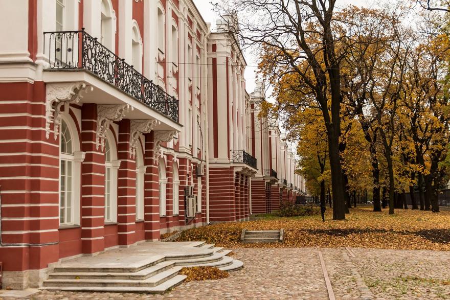 СПбГУ выложил в свободный доступ более 300 аудиолекций по истории, литературоведению и журналистике