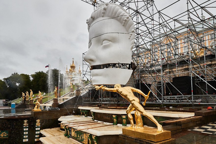 На празднике фонтанов в Петергофе зрителям явится 10-метровая императрица Екатерина II