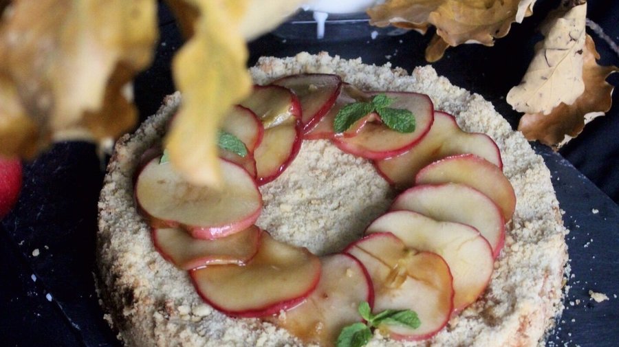 Насыпной пирог с яблоками