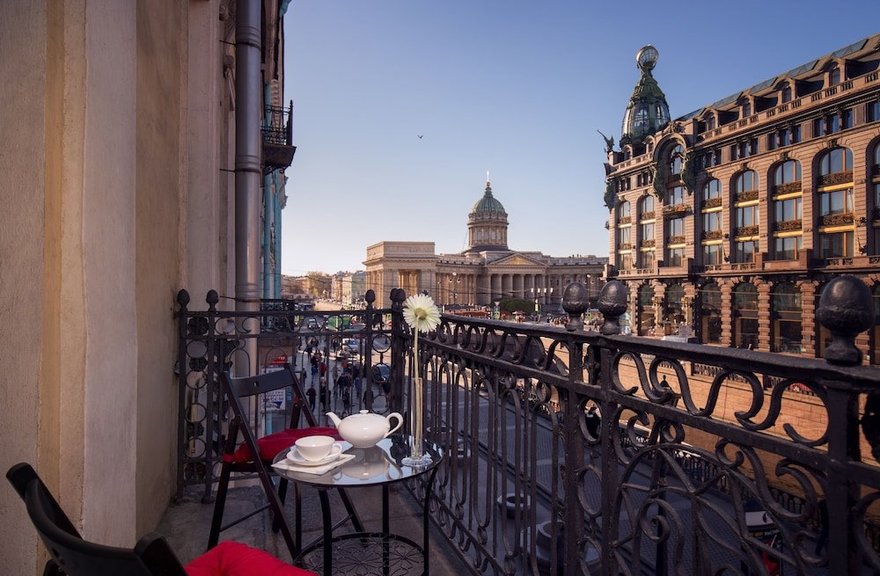 На петербургских балконах уже с 1 октября нельзя будет закуривать и жарить шашлыки