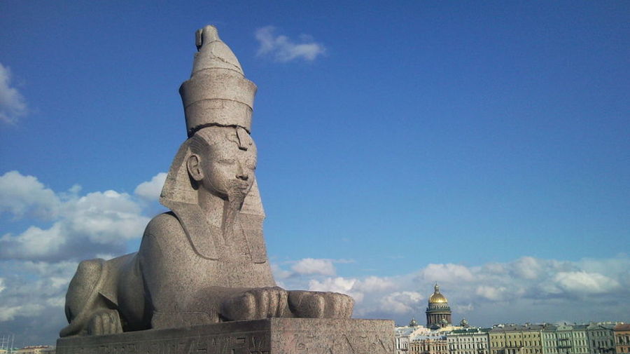 Сфинксы на Университетской набережной