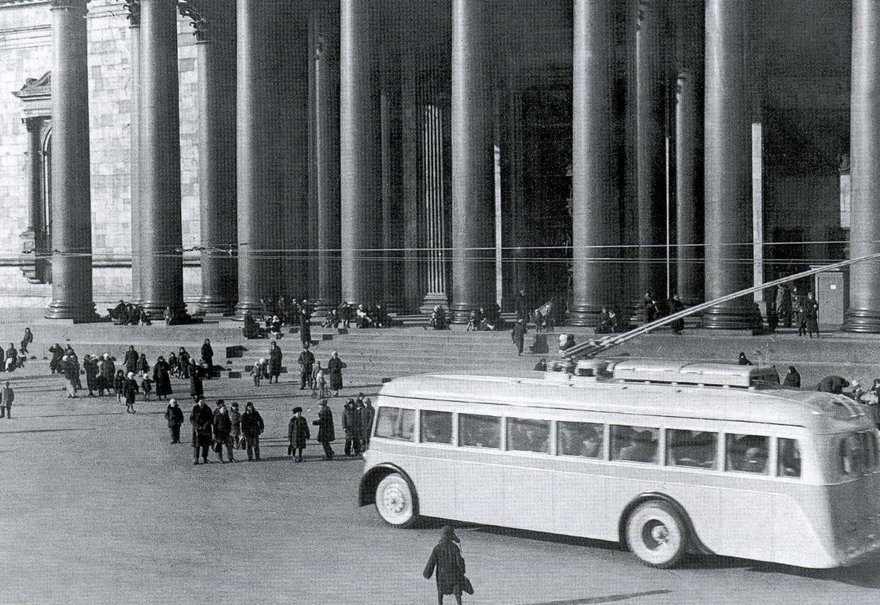 Надо знать: 21 октября 1936 года в Ленинграде запустили первый троллейбус