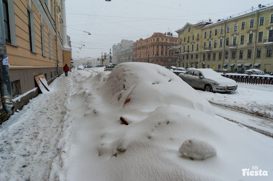 Зимней уборкой на тротуарах Петербурга теперь займутся управляющие компании