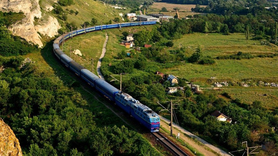 Сегодня в Петербурге началась продажа билетов на поезда в Крым