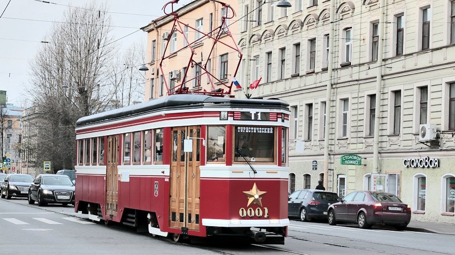 В Петербурге запустили ретротрамвай с туристическим маршрутом через весь центр города