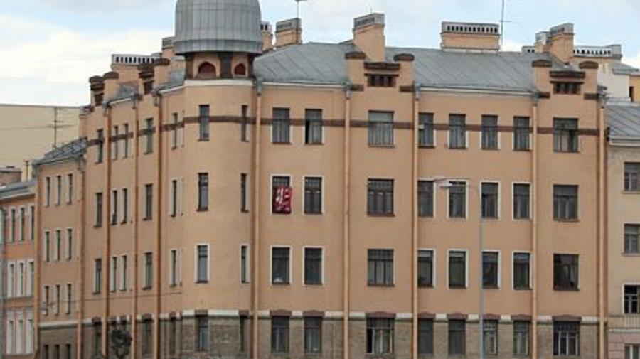 На культурном субботнике активисты отчистят метлахскую плитку в доходном доме Любищевой
