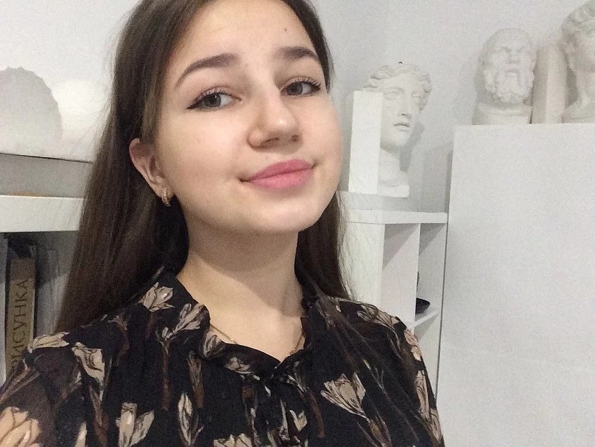 В Петербурге школьницу наградили за спасение из воды двух детей 