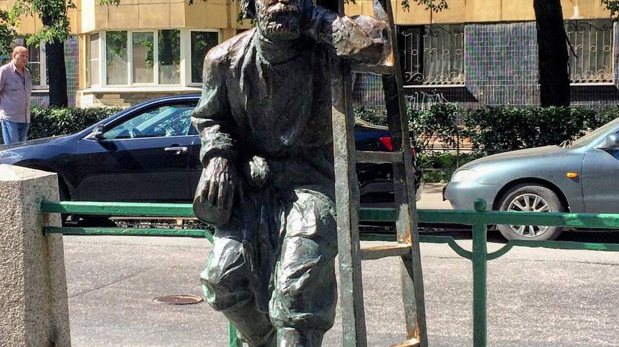 Фонарщик на Одесской улице