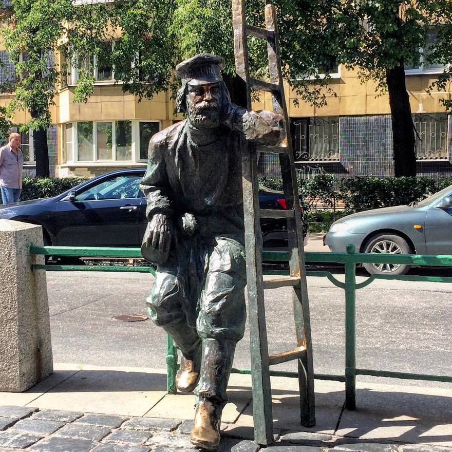  Фонарщик на Одесской улице