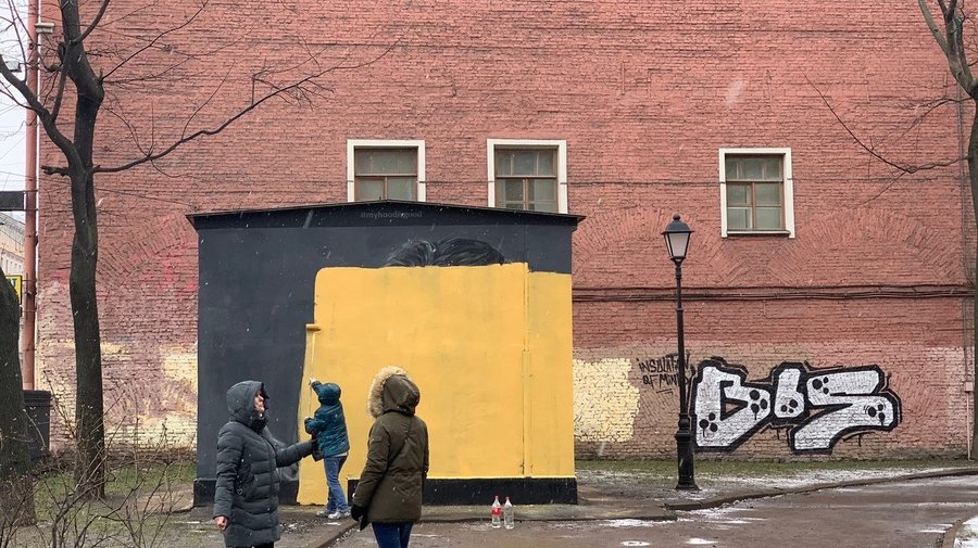 Граффити с Командором и вторым пилотом Дринкинсом из «Крутого пике» закрасили