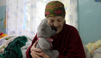 В Петербурге собирают средства для одиноких бабушек и дедушек