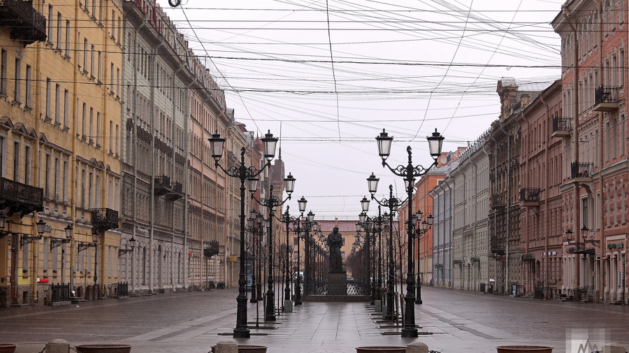 Около полумиллиона петербуржцев остались без работы