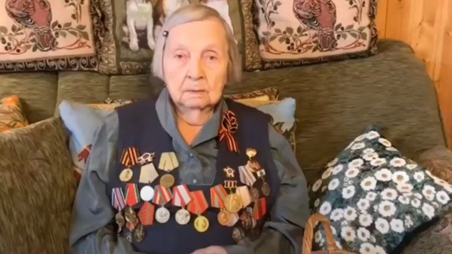 98-летняя петербурженка организовала с помощью YouTube сбор средств для врачей, пострадавших от COVID-19