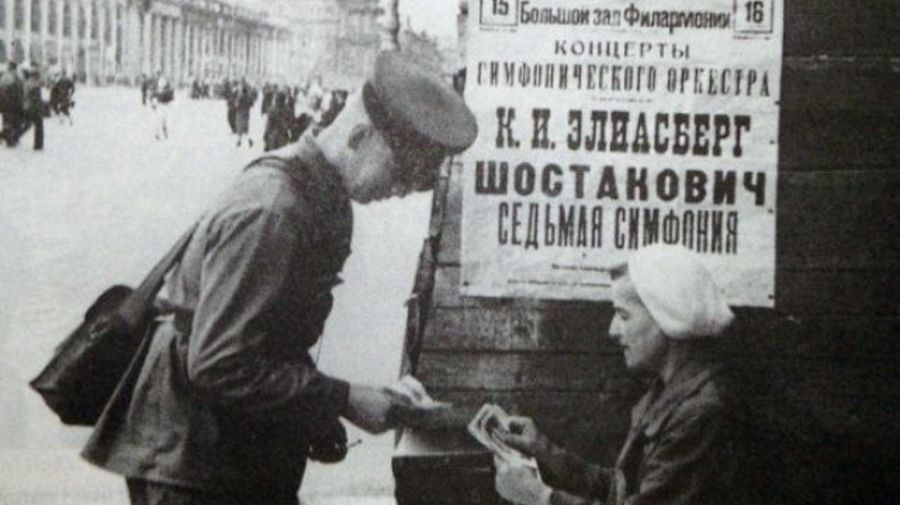 Международный оркестр исполнил в прямом эфире седьмую «Ленинградскую» симфонию Шостаковича