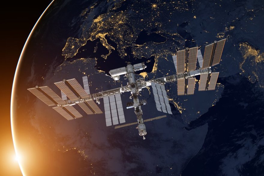 Петербуржцы увидят пролетающую над планетой МКС