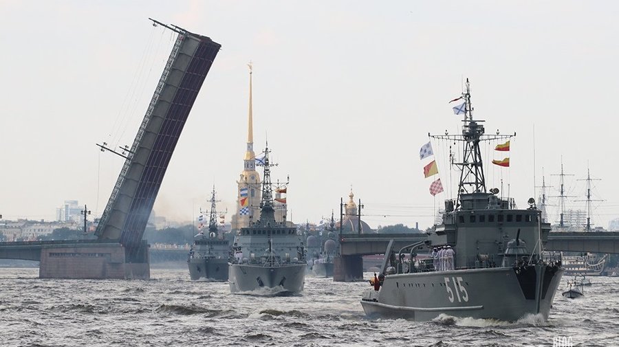 В петербургском параде ко Дню ВМФ примут участие 46 кораблей и 40 самолётов