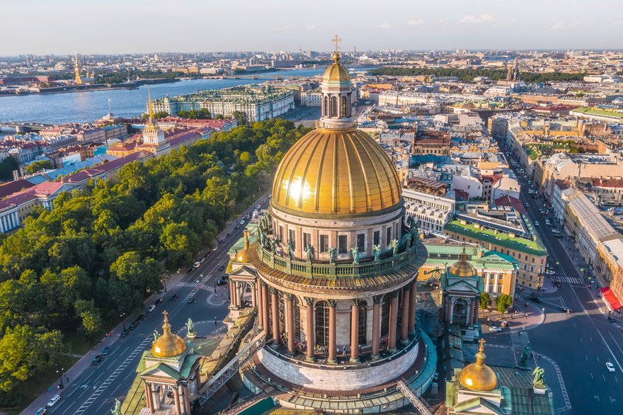 Петербургские и московские артисты ко дню рождения Северной столицы записали песню «Я сюда ещё вернусь»