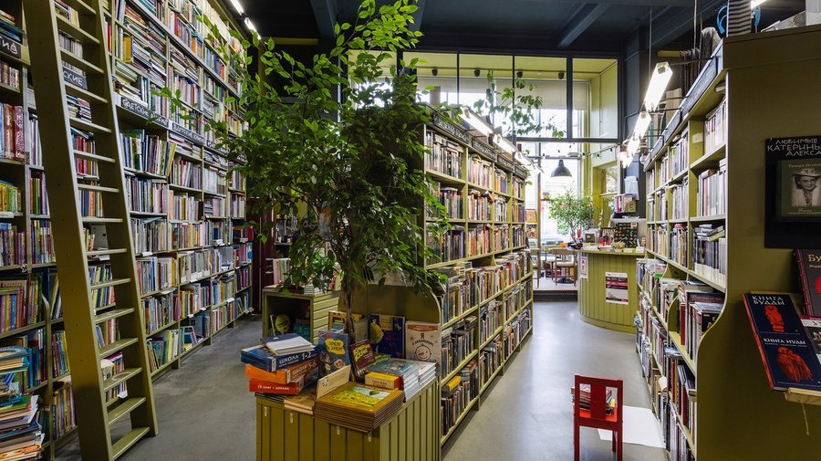 Петербургские книжные магазины «Подписные издания», «Порядок слов» и «Все свободны» открыли для посетителей