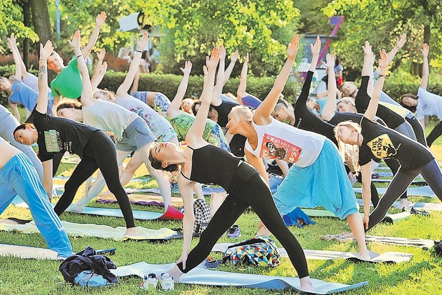 В садах и парках Петербурга стартует «Зелёный фитнес»
