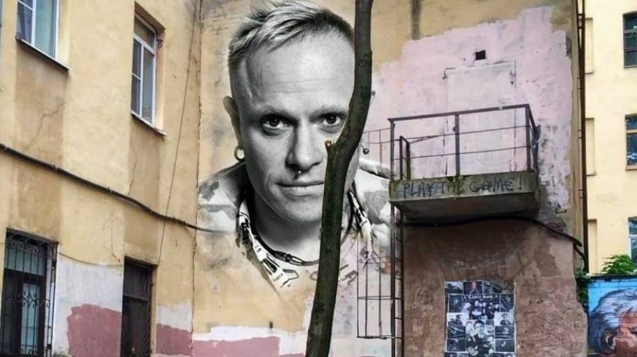 В Петербурге появилось граффити с вокалистом The Prodigy