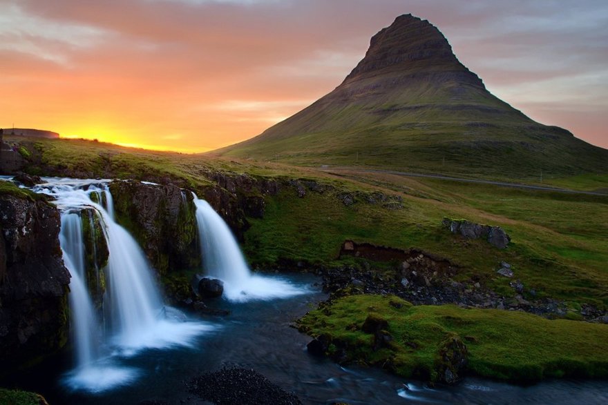 Петербуржцы могут «покричать» в живописных местах Исландии
