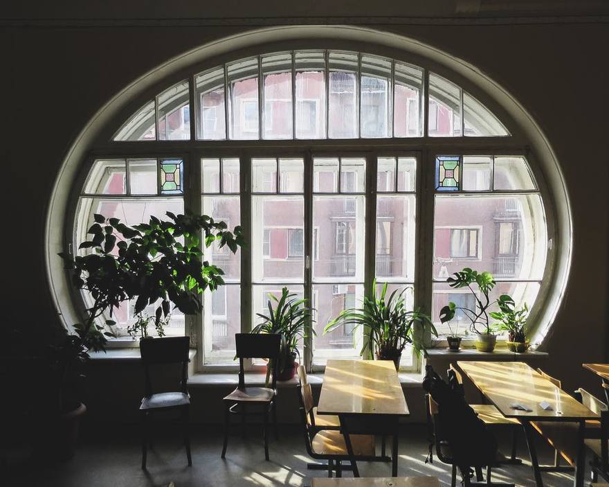 11 интересных Instagram-аккаунтов о домах, парадных и квартирах Петербурга