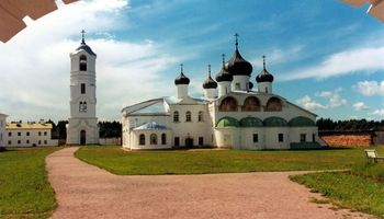 Монастыри Ленинградской области