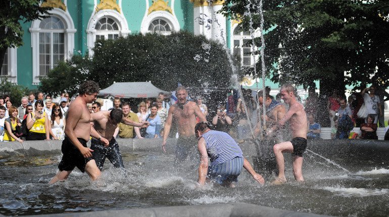 Искупаться в фонтанах в День ВДВ не получится: их отключат