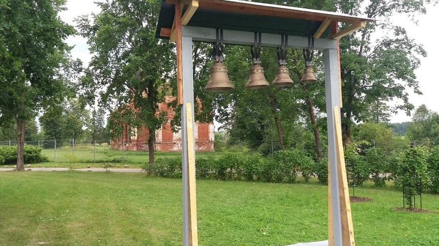 В усадьбе Марьино у разрушенного храма XIX века возвели звонницу