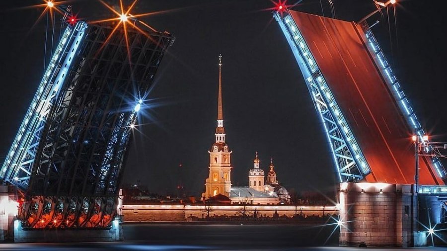 Дворцовый мост впервые разведут под музыку Виктора Цоя