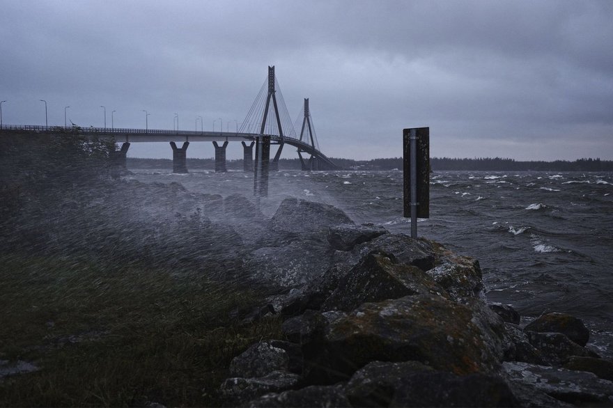 Сильный шторм «Айла» движется в сторону Петербурга из Финляндии
