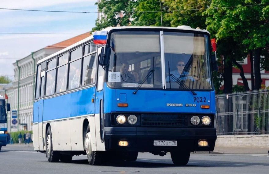 Бесплатная экскурсия на старом «Икарусе»
