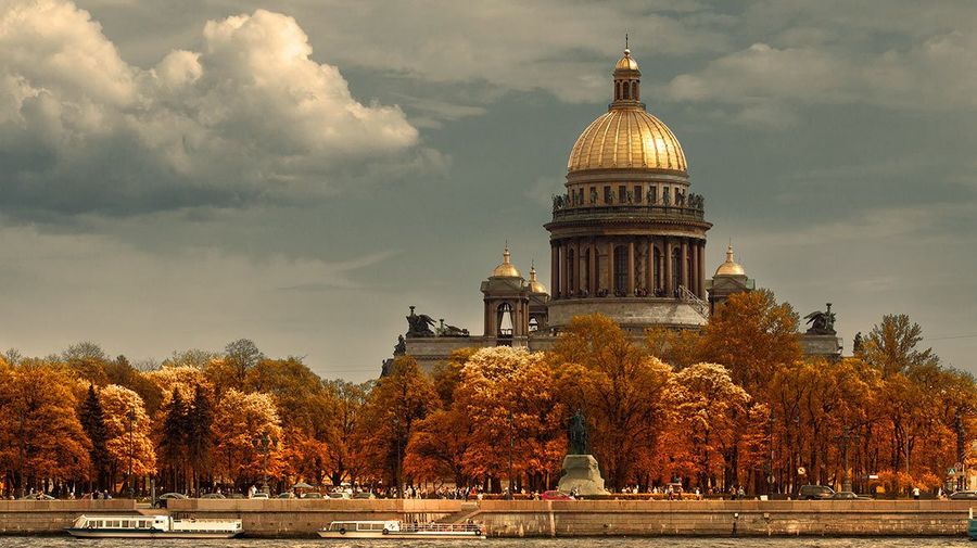 Сегодня в Петербурге будет тепло и сухо