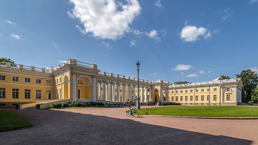 Александровский дворец в Царском селе примет первых посетителей