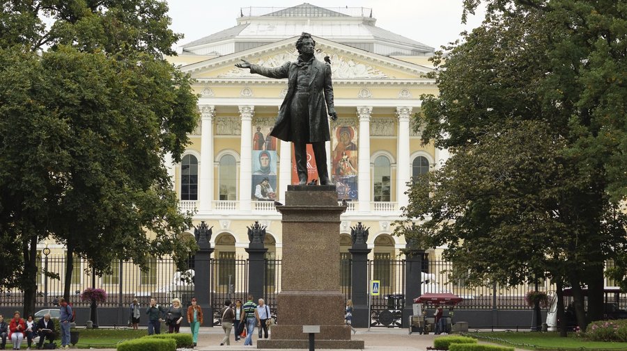 Петербург попал на первое место у путешественников, ценящих отечественную литературу и историю